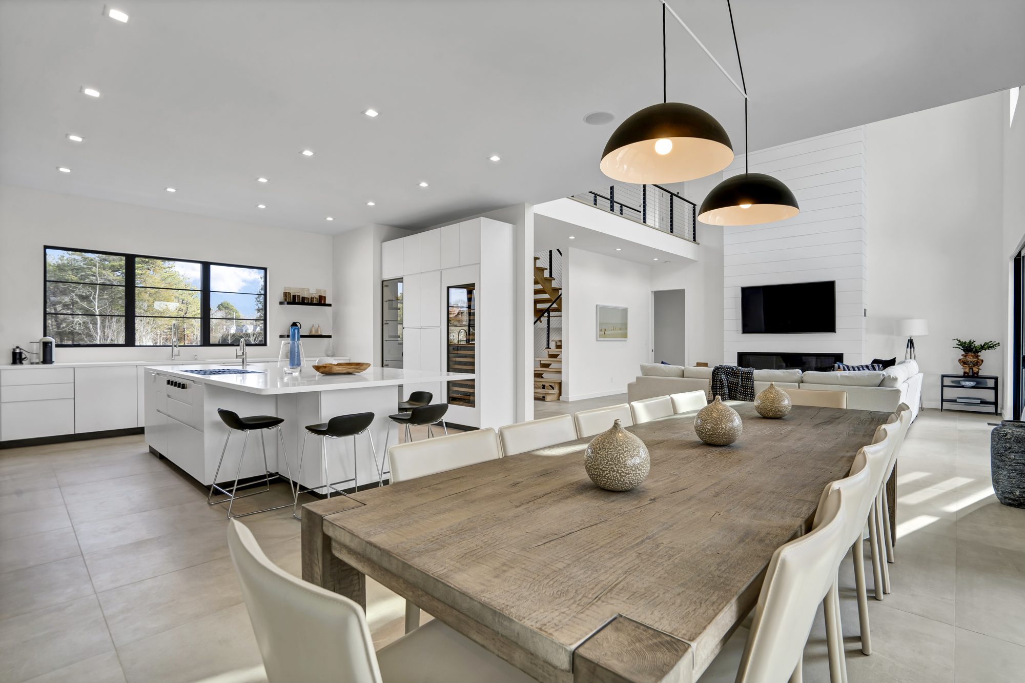 Modern kitchen and dining, Quogue